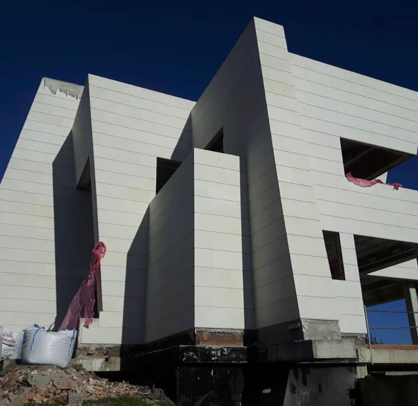 Servicio de extracción de mármol travertino para particulares en Almería Servicio de extracción de mármol travertino para particulares en Almería